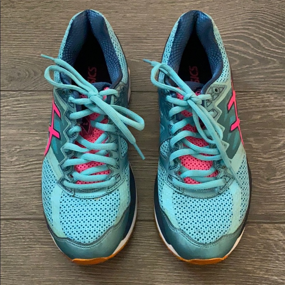 Asics GT2000 sneakers